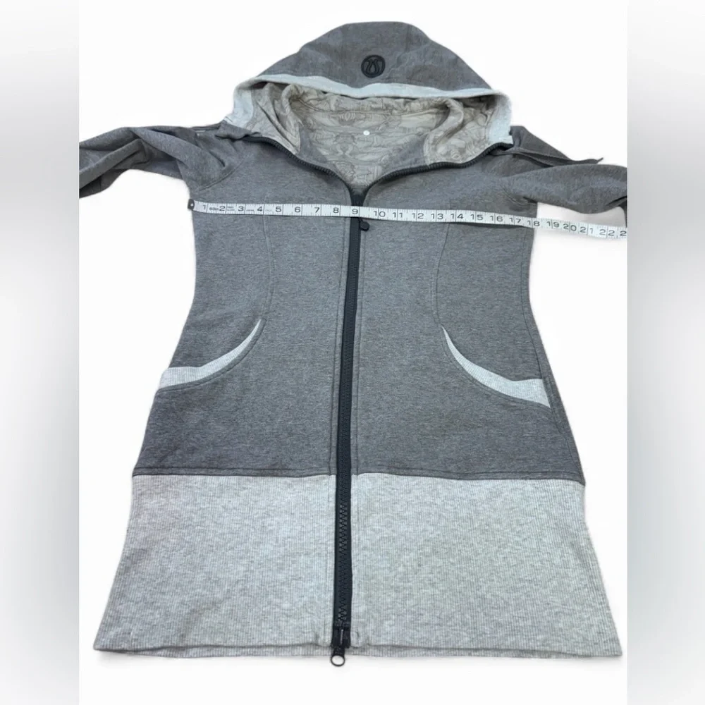 Lululemon Athletica Gray Zip Up Hoodie Sz.8